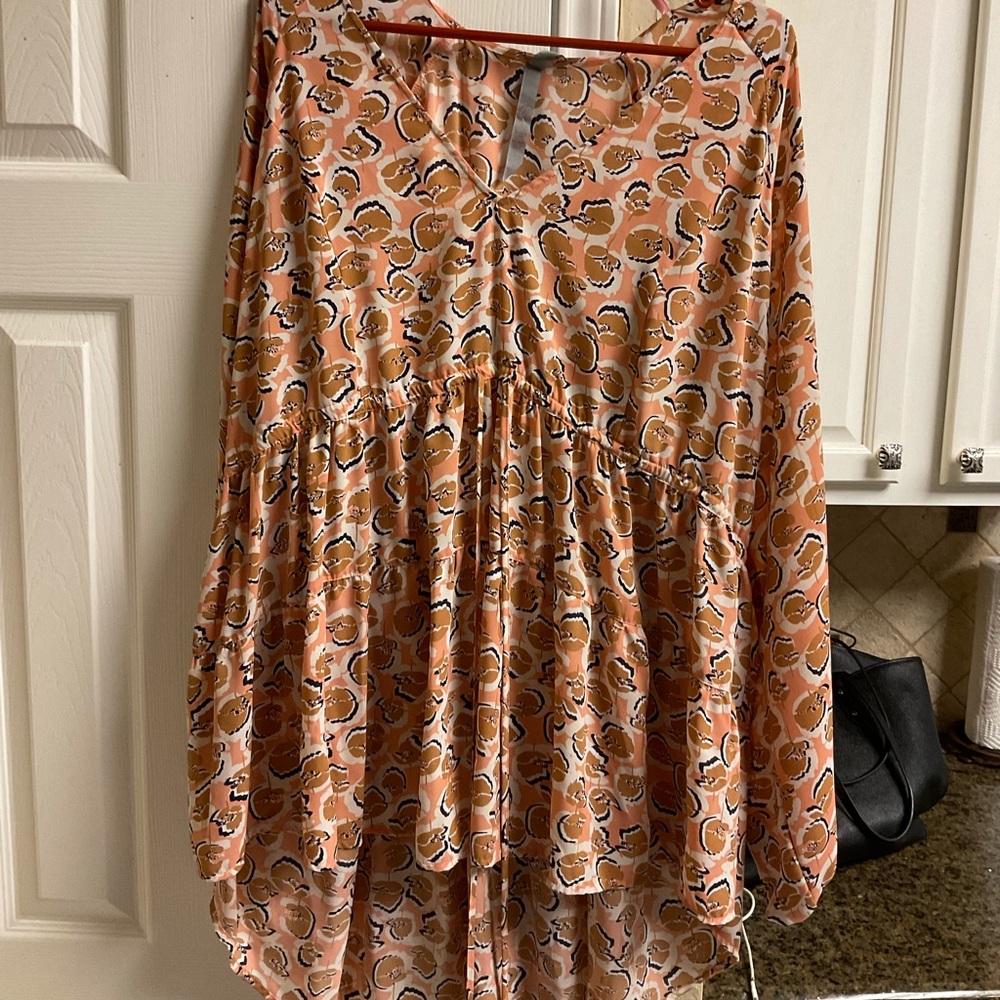 EUC Melissa McCarthy high low top